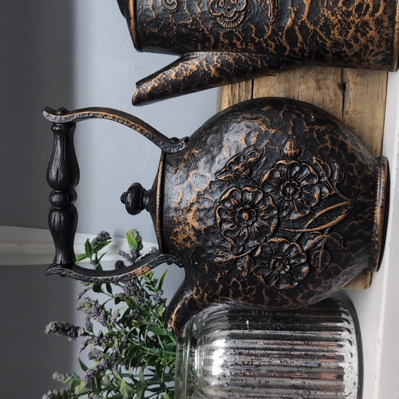 Vintage Mid Century Modern Homco Black and Gold Wall Decor Set Of 3 - Picture 2 of 6